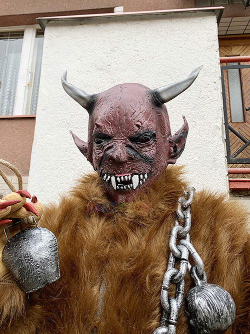 maska certa krampus